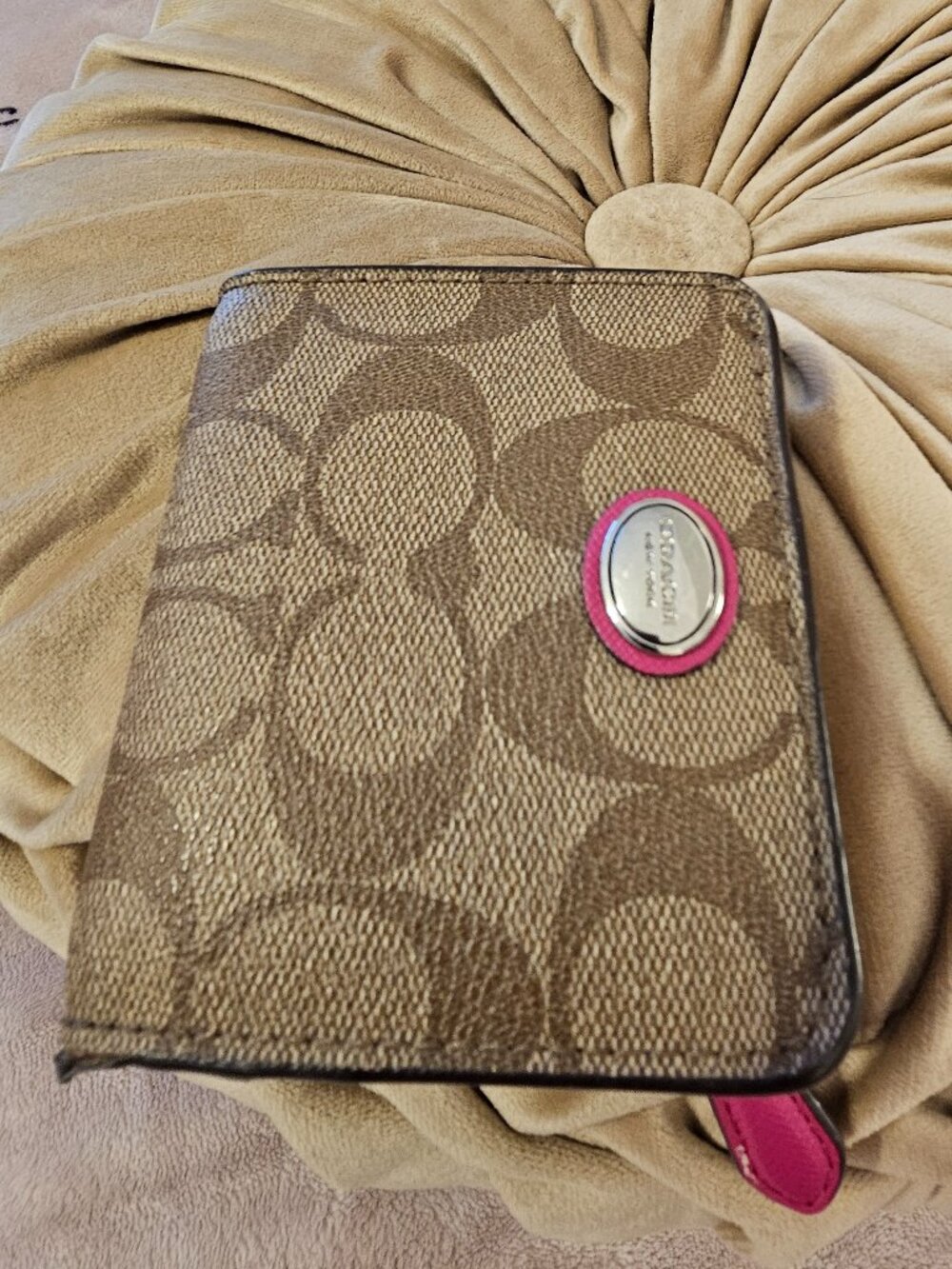 Rare Coach Signature Canvas Compact Bifold Wallet Pink Orange Colorblock Interio